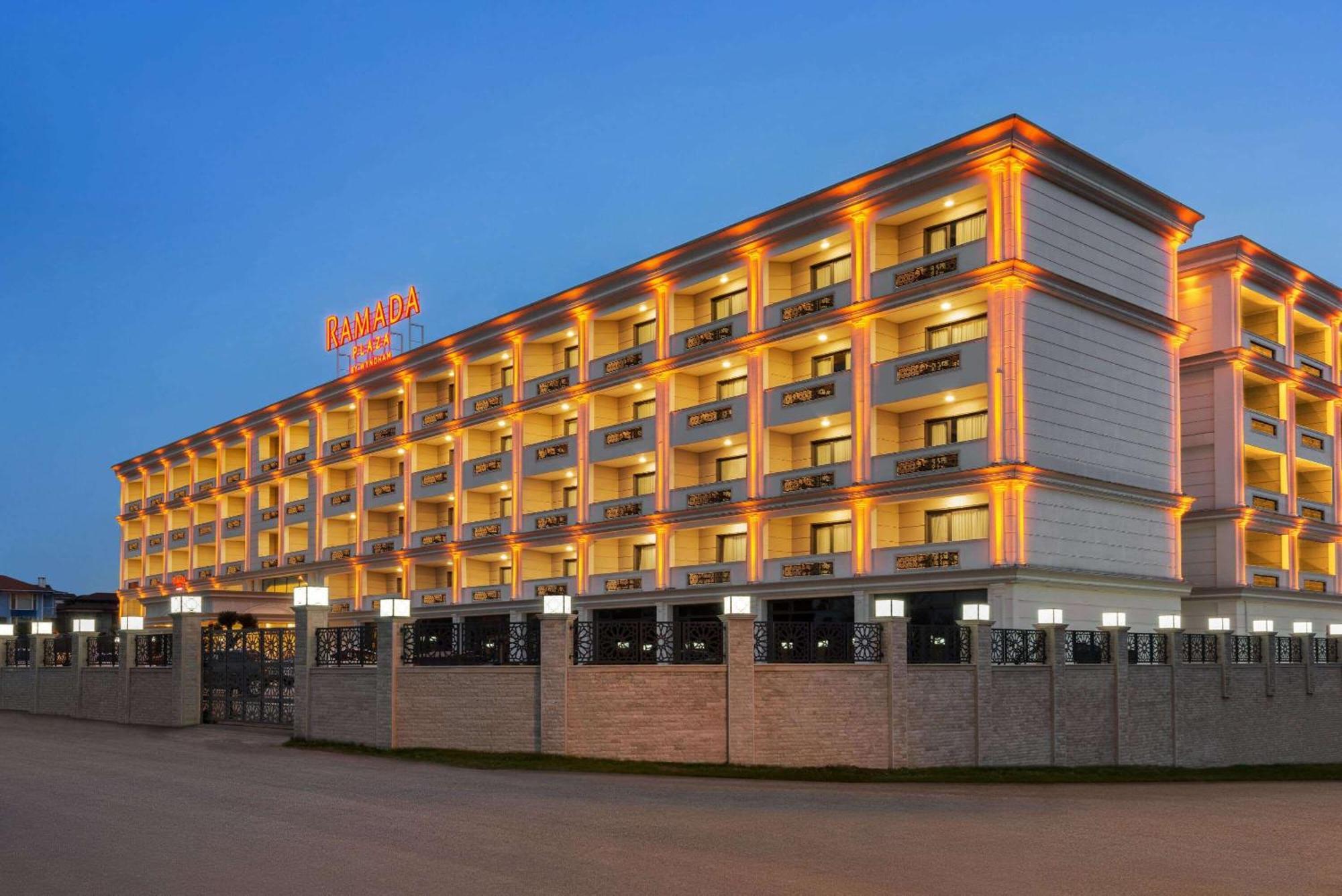 Ramada Plaza By Wyndham Silivri Exterior foto