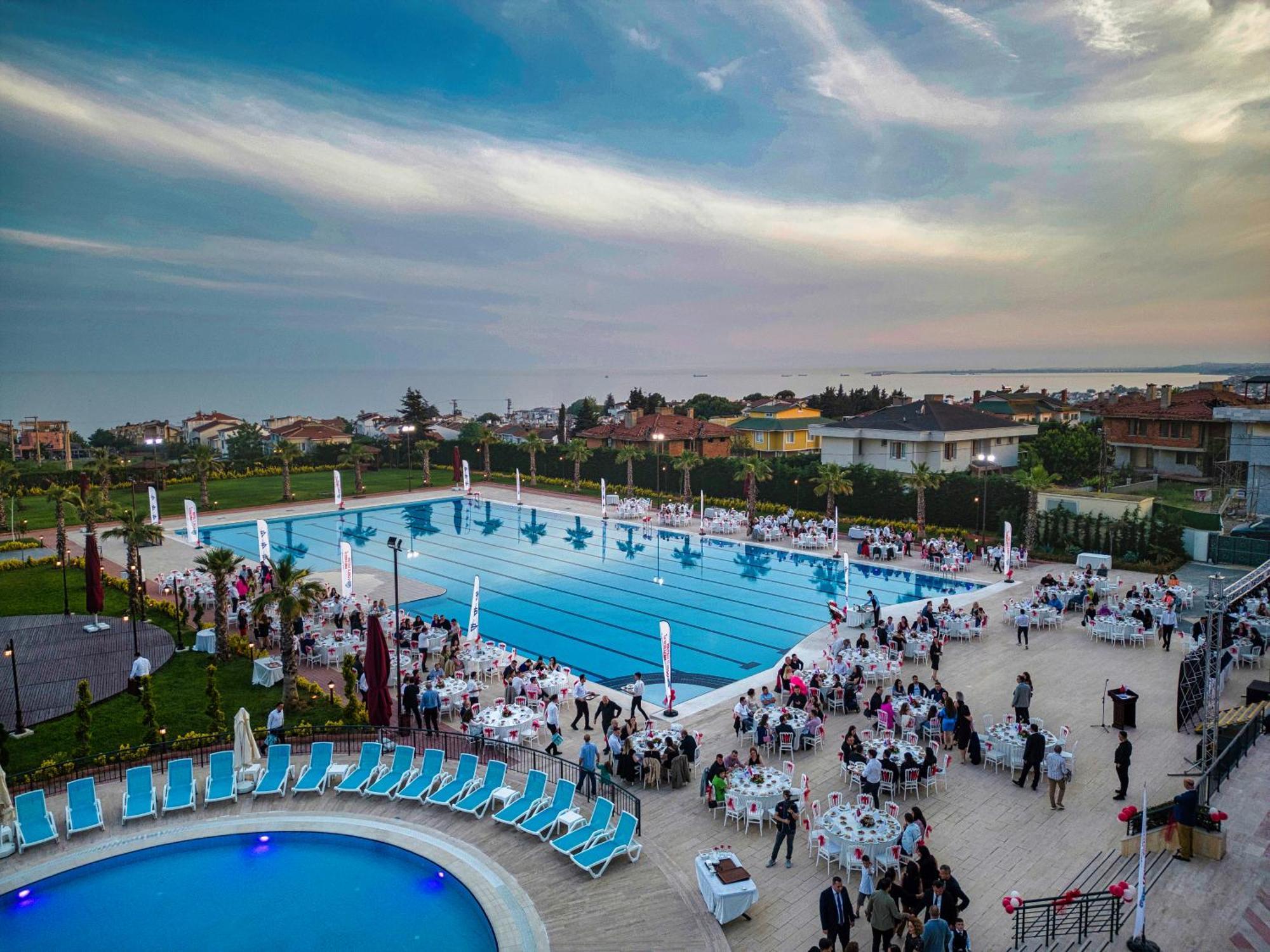 Ramada Plaza By Wyndham Silivri Exterior foto