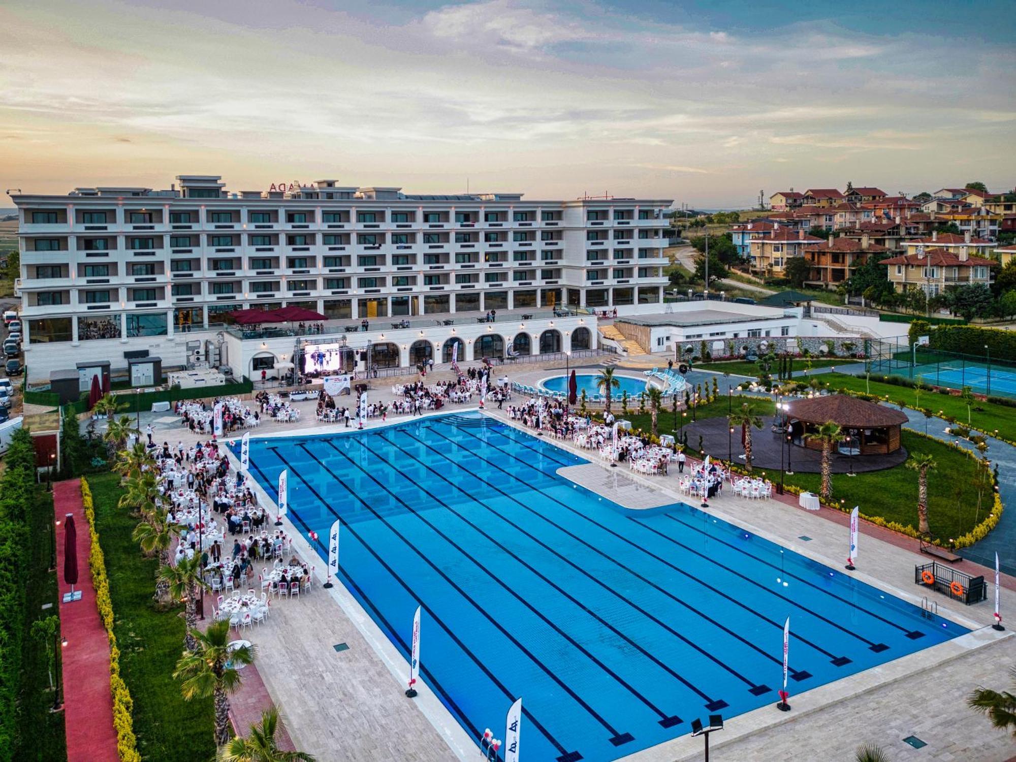 Ramada Plaza By Wyndham Silivri Exterior foto