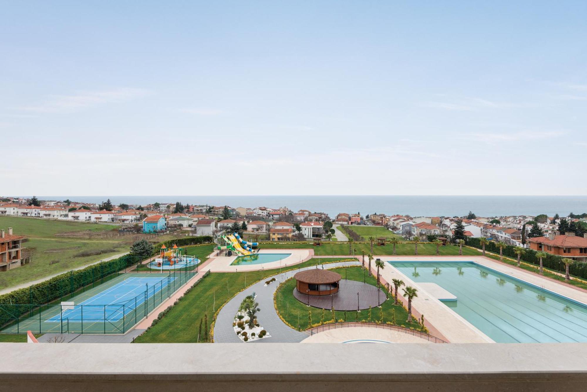 Ramada Plaza By Wyndham Silivri Exterior foto
