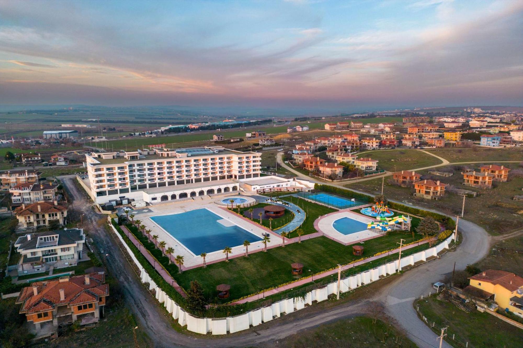 Ramada Plaza By Wyndham Silivri Exterior foto