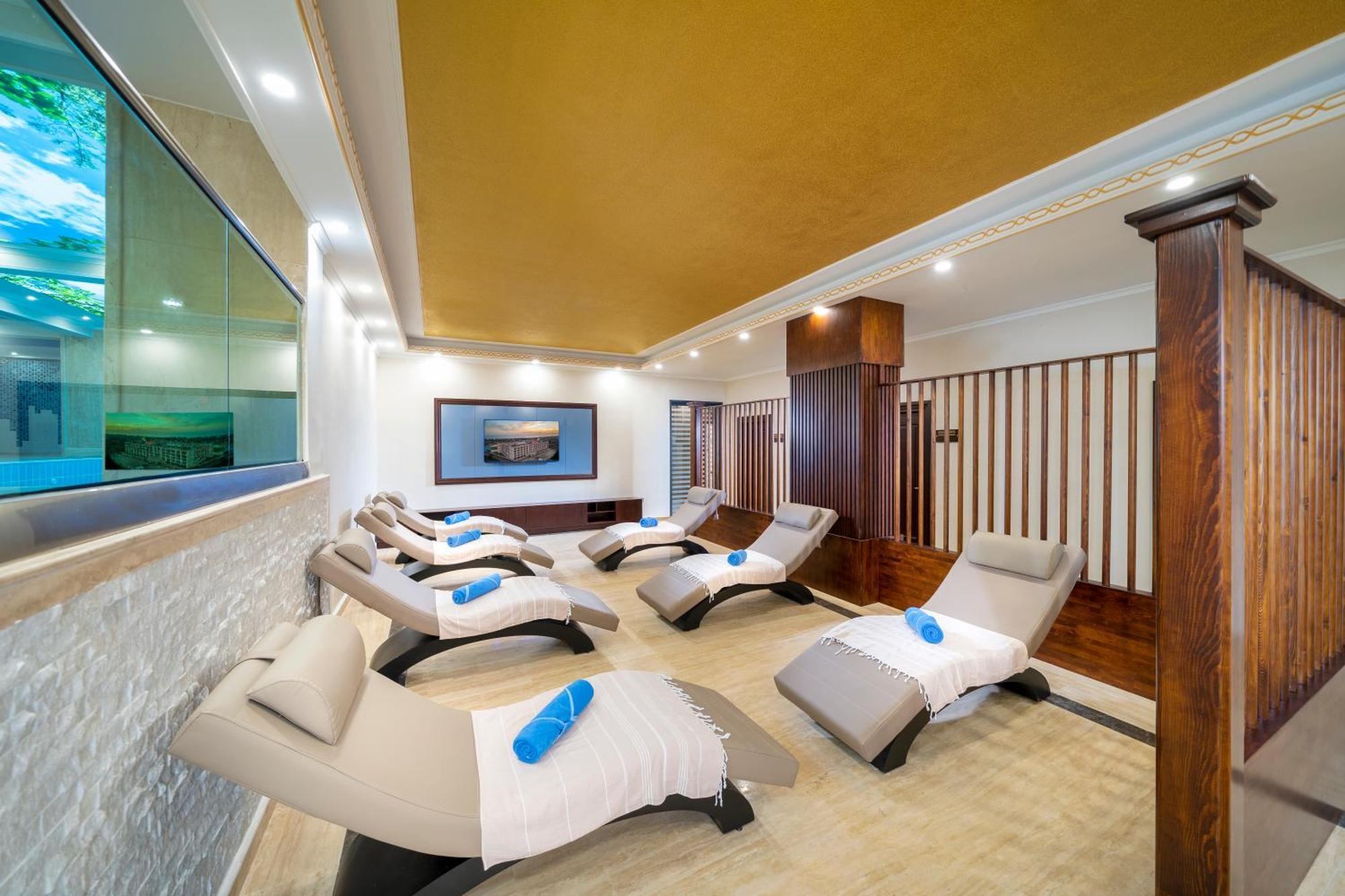 Ramada Plaza By Wyndham Silivri Exterior foto