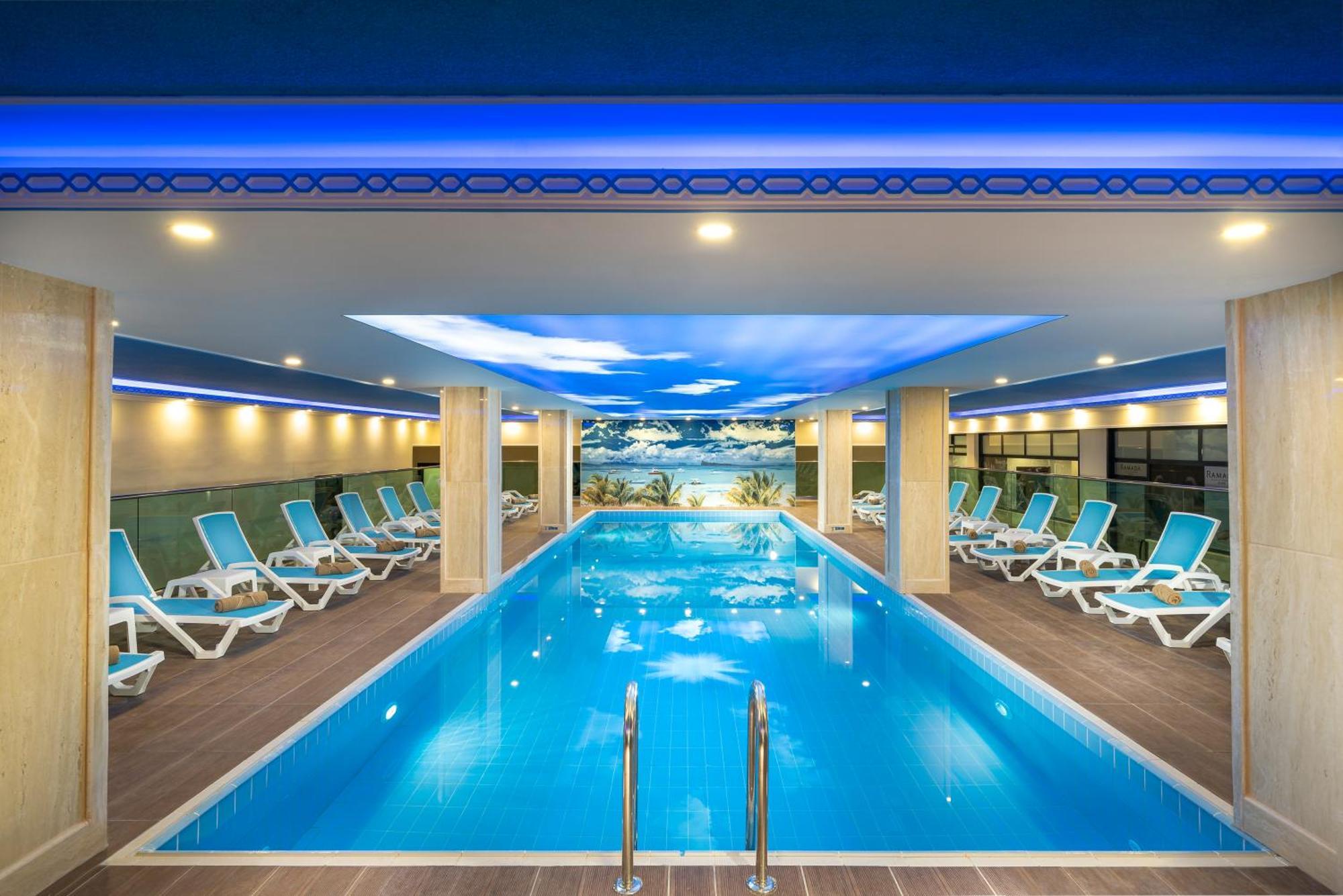 Ramada Plaza By Wyndham Silivri Exterior foto