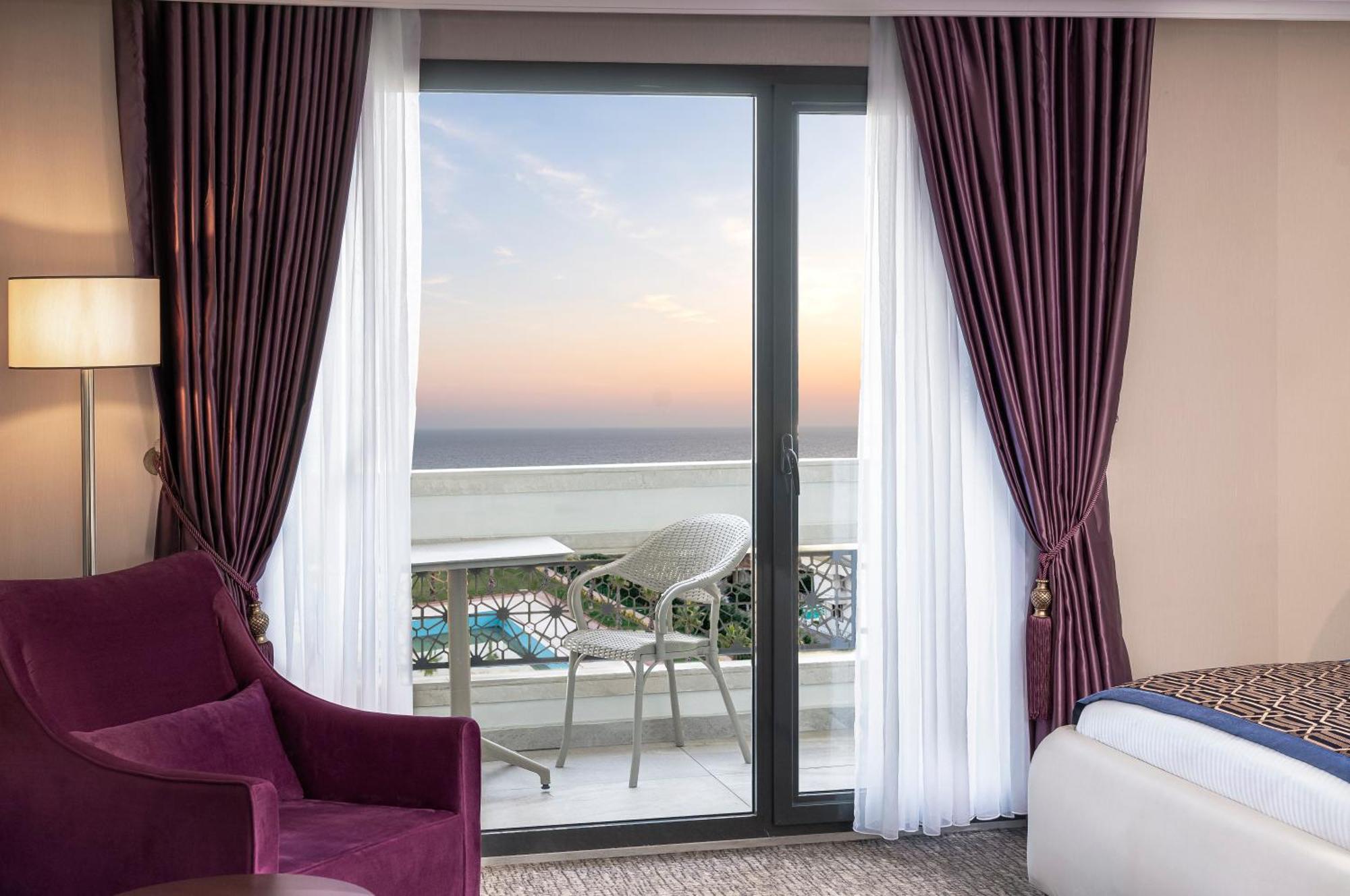 Ramada Plaza By Wyndham Silivri Exterior foto