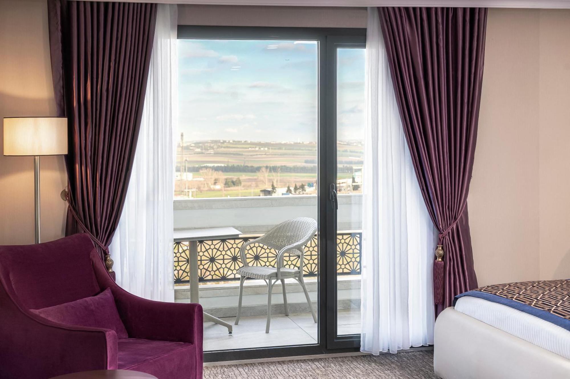 Ramada Plaza By Wyndham Silivri Exterior foto